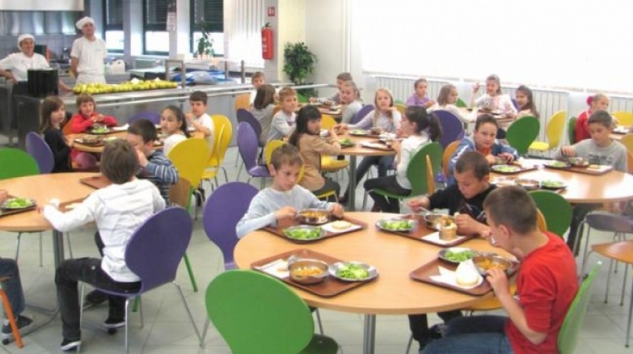 Osigurajte sredstva za hranu djece osnovnih skola