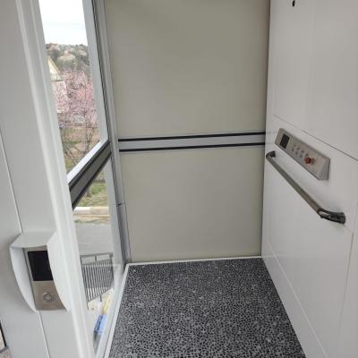 Lift Za Karmen 9